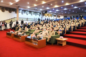 รักษาราชการแทนอธิการบดี มรท.รับรางวัลข้าราชการพลเรือนดีเด่น