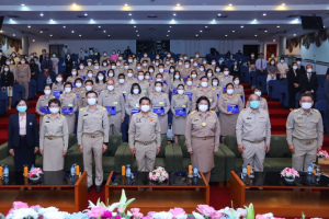 รักษาราชการแทนอธิการบดี มรท.รับรางวัลข้าราชการพลเรือนดีเด่น