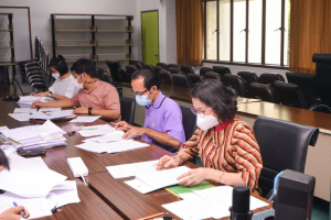 การประชุม คกก.คัดเลือกบุคลากรที่มีผลงานดีเด่นด้านการวิจัยและบริการวิชาการ