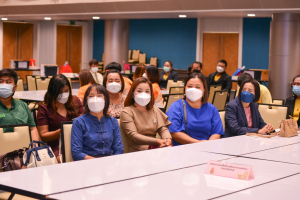 มรท.จัดพิธีมอบสื่อการจัดการเรียนการสอน ในโครงการยกระดับการเรียนรู้ในโรงเรียนเครือข่ายขนาดเล็ก จังหวัดลพบุรี สระบุรี และสิงห์บุรี พร้อมอบรมครูเรื่องการใช้สื่อสำหรับการเรียนการสอน