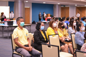 มรท.จัดพิธีมอบสื่อการจัดการเรียนการสอน ในโครงการยกระดับการเรียนรู้ในโรงเรียนเครือข่ายขนาดเล็ก จังหวัดลพบุรี สระบุรี และสิงห์บุรี พร้อมอบรมครูเรื่องการใช้สื่อสำหรับการเรียนการสอน