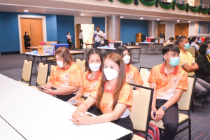 มรท.จัดพิธีมอบสื่อการจัดการเรียนการสอน ในโครงการยกระดับการเรียนรู้ในโรงเรียนเครือข่ายขนาดเล็ก จังหวัดลพบุรี สระบุรี และสิงห์บุรี พร้อมอบรมครูเรื่องการใช้สื่อสำหรับการเรียนการสอน