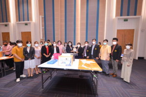 มรท.จัดพิธีมอบสื่อการจัดการเรียนการสอน ในโครงการยกระดับการเรียนรู้ในโรงเรียนเครือข่ายขนาดเล็ก จังหวัดลพบุรี สระบุรี และสิงห์บุรี พร้อมอบรมครูเรื่องการใช้สื่อสำหรับการเรียนการสอน