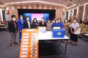 มรท.จัดพิธีมอบสื่อการจัดการเรียนการสอน ในโครงการยกระดับการเรียนรู้ในโรงเรียนเครือข่ายขนาดเล็ก จังหวัดลพบุรี สระบุรี และสิงห์บุรี พร้อมอบรมครูเรื่องการใช้สื่อสำหรับการเรียนการสอน
