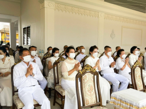 รักษาราชการแทนอธิการบดีนำทีมผู้บริหาร มรท. ร่วมพิธีอัญเชิญพระพุทธเจ้าน้อยขึ้นประดิษฐาน ณ พุทธสถานลพบุรีศรีสุวรรณภูมิ เพื่อถวายเป็นพุทธบูชาเนื่องในวันวิสาขบูชาโลก