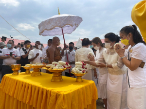 รักษาราชการแทนอธิการบดีนำทีมผู้บริหาร มรท. ร่วมพิธีอัญเชิญพระพุทธเจ้าน้อยขึ้นประดิษฐาน ณ พุทธสถานลพบุรีศรีสุวรรณภูมิ เพื่อถวายเป็นพุทธบูชาเนื่องในวันวิสาขบูชาโลก