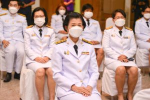 รักษาราชการแทนอธิการบดี มรท. และ คณบดี มนส. ร่วมพิธีวันเฉลิมพระชนมพรรษาสมเด็จพระนางเจ้าฯ พระบรมราชินี
