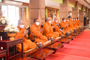 รักษาราชการแทนอธิการบดี มรท. และ คณบดี มนส. ร่วมพิธีวันเฉลิมพระชนมพรรษาสมเด็จพระนางเจ้าฯ พระบรมราชินี