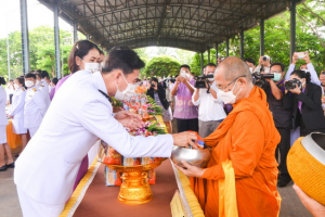 รักษาราชการแทนอธิการบดี มรท. และ คณบดี มนส. ร่วมพิธีวันเฉลิมพระชนมพรรษาสมเด็จพระนางเจ้าฯ พระบรมราชินี