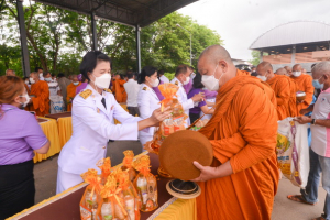 รักษาราชการแทนอธิการบดี มรท. และ คณบดี มนส. ร่วมพิธีวันเฉลิมพระชนมพรรษาสมเด็จพระนางเจ้าฯ พระบรมราชินี