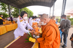 รักษาราชการแทนอธิการบดี มรท. และ คณบดี มนส. ร่วมพิธีวันเฉลิมพระชนมพรรษาสมเด็จพระนางเจ้าฯ พระบรมราชินี