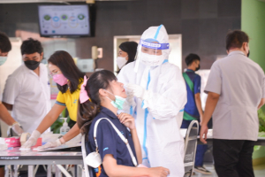 I-TECH จัดตรวจ ATK นศ.