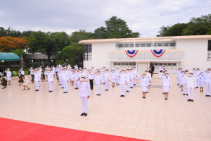 มรท.ร่วมพิธีวางพวงมาลาถวายราชสักการะวันคล้ายวันสวรรคต รัชกาลที่ 8