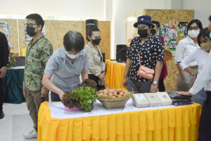 คณะมนุษยศาสตร์และสังคมศาสตร์ มหาวิทยาลัยราชภัฏพระนคร ศึกษาดูงานศูนย์ส่งเสริมการจัดการศึกษาตามพระบรมราโชบาย มหาวิทยาลัยราชภัฏเทพสตรี อ.บางระจัน จ.สิงห์บุรี