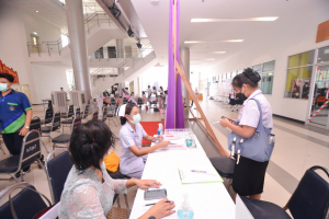 งานพยาบาล กองพัฒนา นศ.จัดโครงการบริจาคโลหิต ครั้งที่ 1