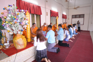 มรท. จัดกิจกรรมสืบสานประเพณีถวายเทียนพรรษา รณรงค์งดเหล้าเข้าพรรษา ปี 2565