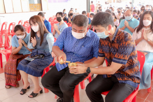 มรท. จัดกิจกรรมสืบสานประเพณีถวายเทียนพรรษา รณรงค์งดเหล้าเข้าพรรษา ปี 2565
