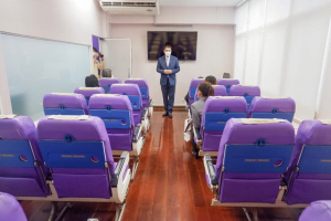 ผู้บริหาร มรท. นำคณาจารย์และบุคลากรศูนย์ภาษา ดูงานวิทยาลัยการจัดการอุตสาหกรรมบริการ มรภ.สวนสุนันทา วิทยาเขตนครปฐม เพื่อเตรียมความพร้อมการจัดตั้งวิทยาลัยนานาชาติ มรท.
