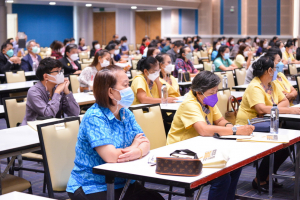 อธิการบดี มรท. ร่วมต้อนรับผู้ร่วมงานการรายงานผลการประเมินคุณภาพภายนอก ภายใต้สถานการณ์โควิด-19 ประจำปีงบประมาณ พ.ศ.2565