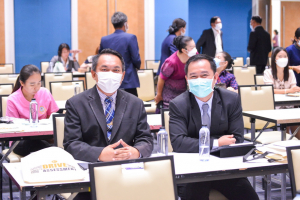 อธิการบดี มรท. ร่วมต้อนรับผู้ร่วมงานการรายงานผลการประเมินคุณภาพภายนอก ภายใต้สถานการณ์โควิด-19 ประจำปีงบประมาณ พ.ศ.2565