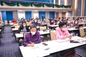 อธิการบดี มรท. ร่วมต้อนรับผู้ร่วมงานการรายงานผลการประเมินคุณภาพภายนอก ภายใต้สถานการณ์โควิด-19 ประจำปีงบประมาณ พ.ศ.2565