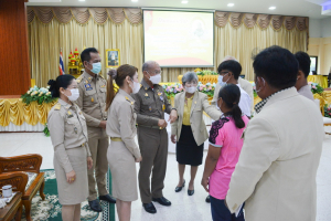 ผู้บริหาร มรท. ร่วมให้การต้อนรับองคมนตรีในโอกาสติดตาม ตรวจเยี่ยม รร.โครงการกองทุนการศึกษา และ รร.เครือข่าย จ.ลพบุรี
