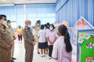 ผู้บริหาร มรท. ร่วมให้การต้อนรับองคมนตรีในโอกาสติดตาม ตรวจเยี่ยม รร.โครงการกองทุนการศึกษา และ รร.เครือข่าย จ.ลพบุรี