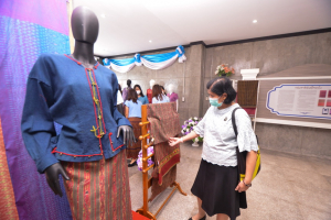 สำนักศิลปะและวัฒนธรรม จัดนิทรรศการโครงการผ้าไทยเทิดไท้สมเด็จพระนางเจ้าสิริกิติ์ พระบรมราชินีนาถ พระบรมราชชนนีพันปีหลวง