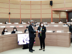 อธิการบดี มรท. นำคณะผู้บริหาร และบุคลากร มรภ.เทพสตรี ศึกษาดูงานแนวทางการดำเนินกิจกรรมวิศวกรสังคม ระบบงานวิชาการ การจัดทำตัวชี้วัดการขับเคลื่อนยุทธศาสตร์มหาวิทยาลัย และการดูงานวิทยาลัยนานาชาติ ของ มรภ.สุราษฎร์ธานี