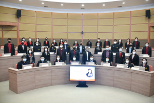 อธิการบดี มรท. นำคณะผู้บริหาร และบุคลากร มรภ.เทพสตรี ศึกษาดูงานแนวทางการดำเนินกิจกรรมวิศวกรสังคม ระบบงานวิชาการ การจัดทำตัวชี้วัดการขับเคลื่อนยุทธศาสตร์มหาวิทยาลัย และการดูงานวิทยาลัยนานาชาติ ของ มรภ.สุราษฎร์ธานี