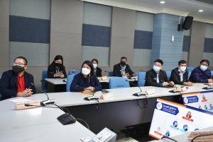อธิการบดี มรท. นำคณะผู้บริหาร และบุคลากร มรภ.เทพสตรี ศึกษาดูงานแนวทางการดำเนินกิจกรรมวิศวกรสังคม ระบบงานวิชาการ การจัดทำตัวชี้วัดการขับเคลื่อนยุทธศาสตร์มหาวิทยาลัย และการดูงานวิทยาลัยนานาชาติ ของ มรภ.สุราษฎร์ธานี