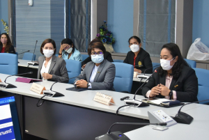 อธิการบดี มรท. นำคณะผู้บริหาร และบุคลากร มรภ.เทพสตรี ศึกษาดูงานแนวทางการดำเนินกิจกรรมวิศวกรสังคม ระบบงานวิชาการ การจัดทำตัวชี้วัดการขับเคลื่อนยุทธศาสตร์มหาวิทยาลัย และการดูงานวิทยาลัยนานาชาติ ของ มรภ.สุราษฎร์ธานี
