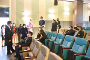 อธิการบดี มรท. นำคณะผู้บริหาร และบุคลากร มรภ.เทพสตรี ศึกษาดูงานแนวทางการดำเนินกิจกรรมวิศวกรสังคม ระบบงานวิชาการ การจัดทำตัวชี้วัดการขับเคลื่อนยุทธศาสตร์มหาวิทยาลัย และการดูงานวิทยาลัยนานาชาติ ของ มรภ.สุราษฎร์ธานี