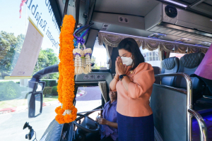 มรท. รับมอบรถบัสโดยสาร ขนาด 40 ที่นั่ง