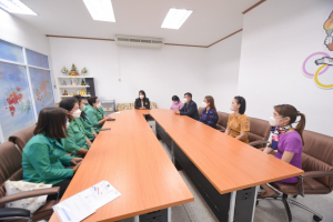 คณะผู้บริหาร มรท. ให้การต้อนรับ สมาคมศิษย์เก่า มรท. ในโอกาสมอบเงินและร่วมสนับสนุนงานพิธีพระราชทานปริญญาบัตร
