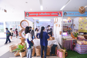มรท. จัดบูธแสดงผลงานพัฒนาท้องถิ่น มรท. ประจำปี 2565 ในงานมหกรรม 102 ปี มหาวิทยาลัยราชภัฏเทพสตรี