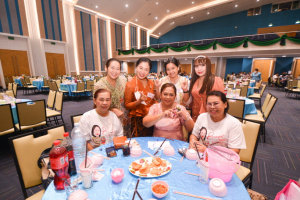 งานด้วยรักและผูกพัน 65