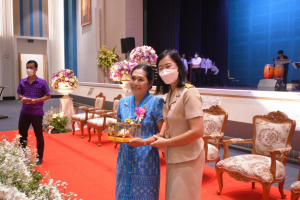 งานด้วยรักและผูกพัน 65