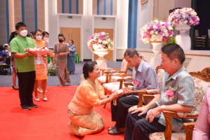 งานด้วยรักและผูกพัน 65