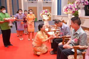 งานด้วยรักและผูกพัน 65