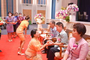 งานด้วยรักและผูกพัน 65