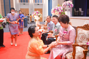 งานด้วยรักและผูกพัน 65