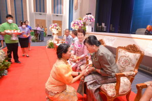 งานด้วยรักและผูกพัน 65