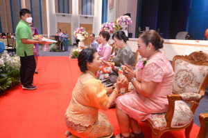งานด้วยรักและผูกพัน 65