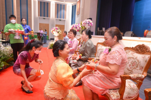 งานด้วยรักและผูกพัน 65