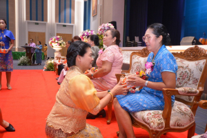 งานด้วยรักและผูกพัน 65