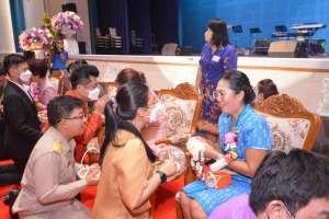 งานด้วยรักและผูกพัน 65