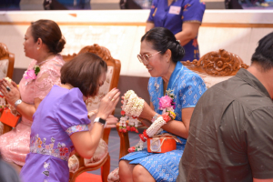 งานด้วยรักและผูกพัน 65