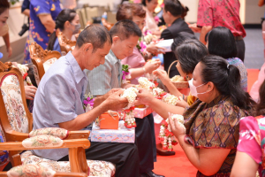 งานด้วยรักและผูกพัน 65