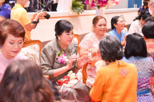 งานด้วยรักและผูกพัน 65